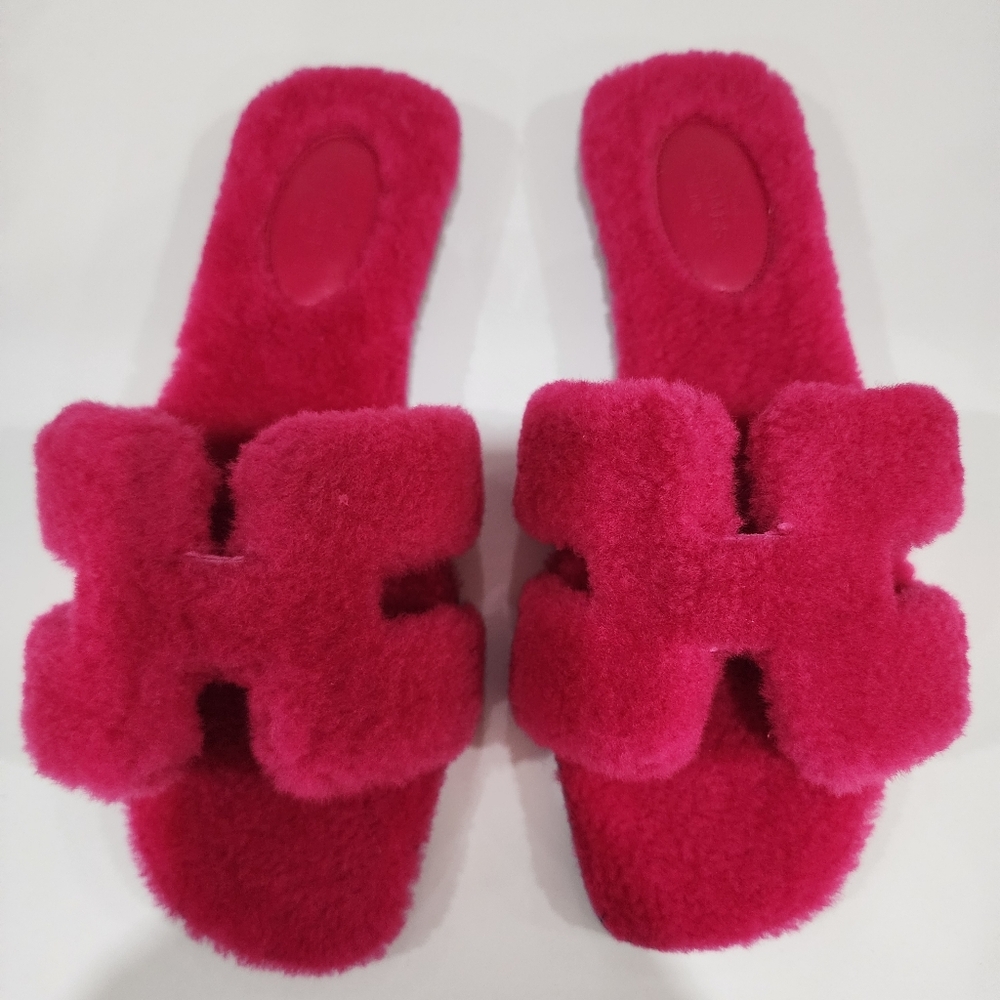 Hermés Fucshia Teddy Oran Sandals Sz 37.5